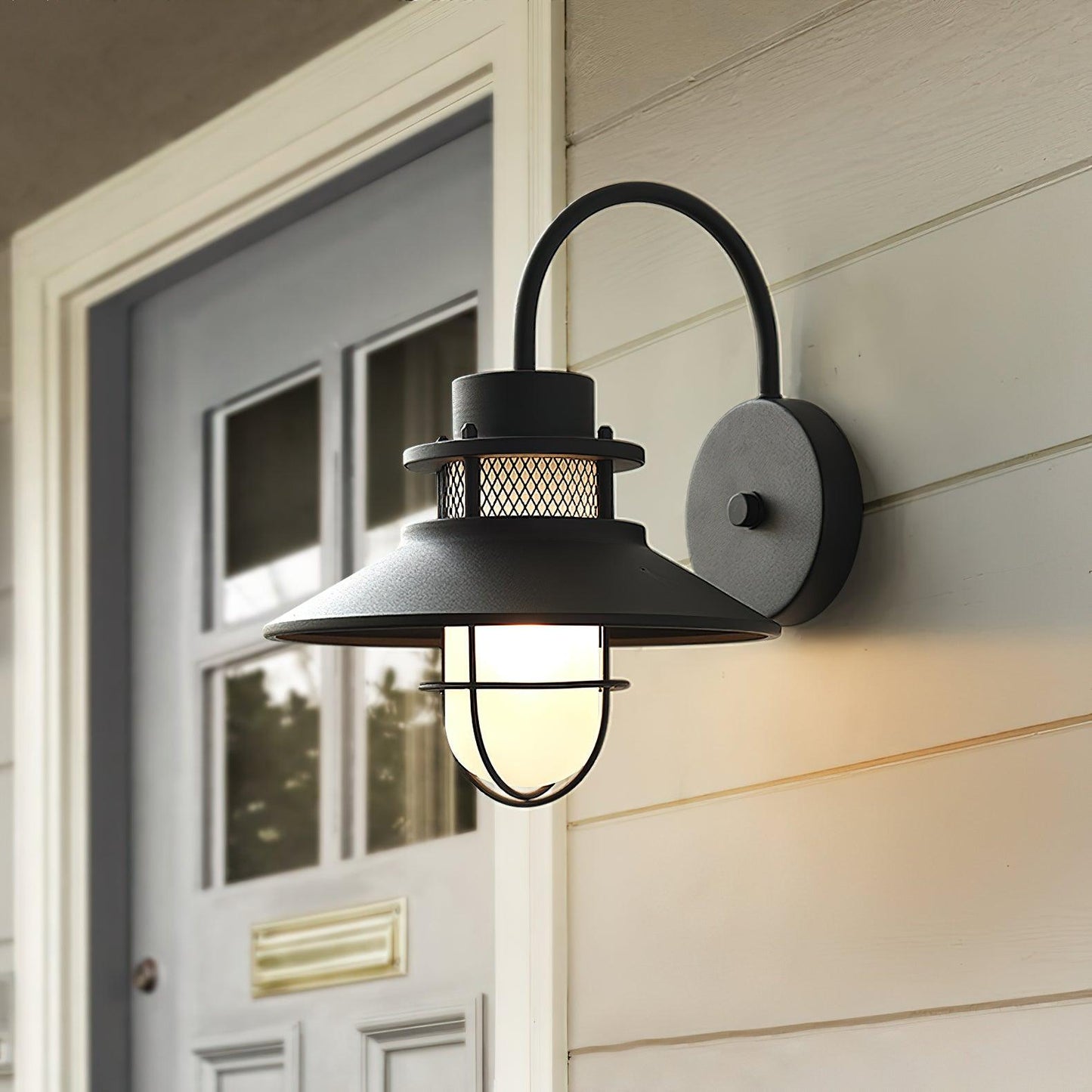 Felix Outdoor Wall Lamp