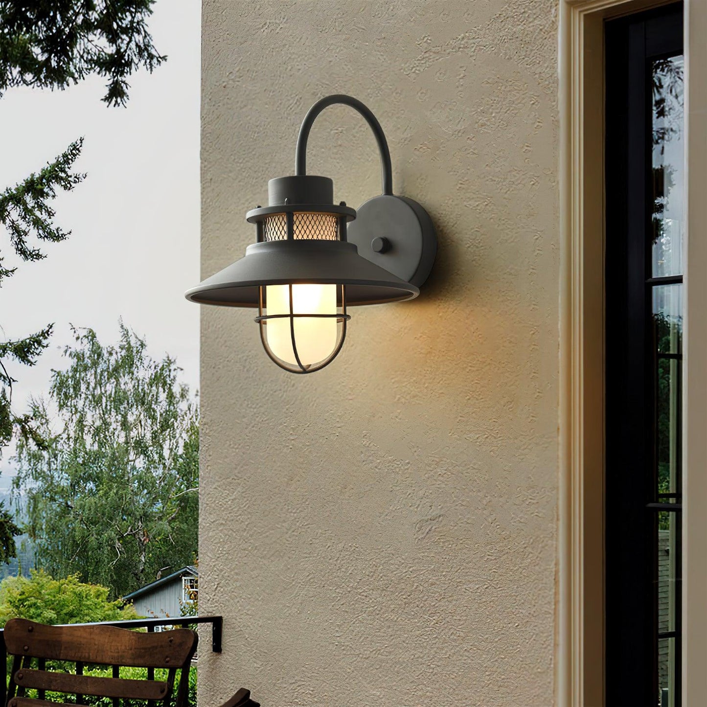 Felix Outdoor Wall Lamp