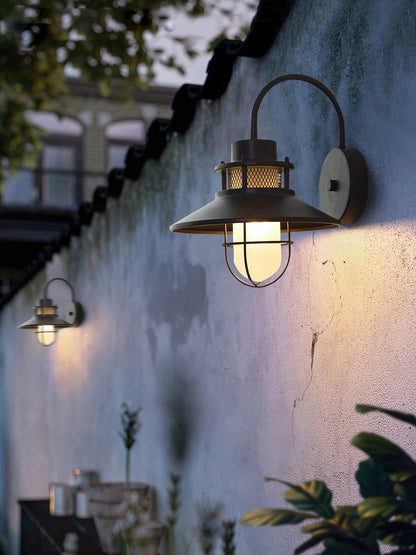 Felix Outdoor Wall Lamp