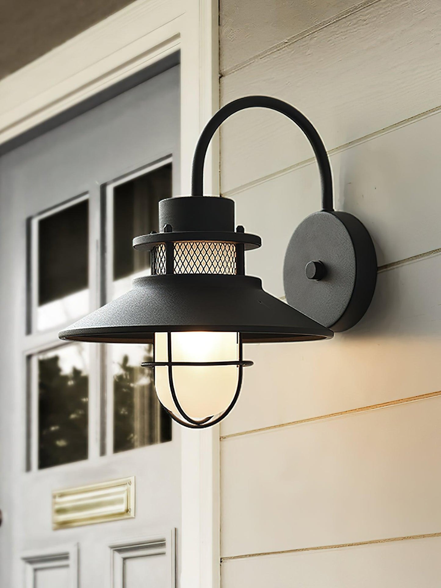 Felix Outdoor Wall Lamp