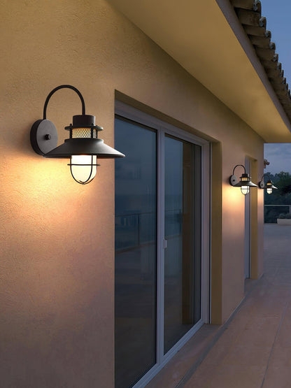 Felix Outdoor Wall Lamp