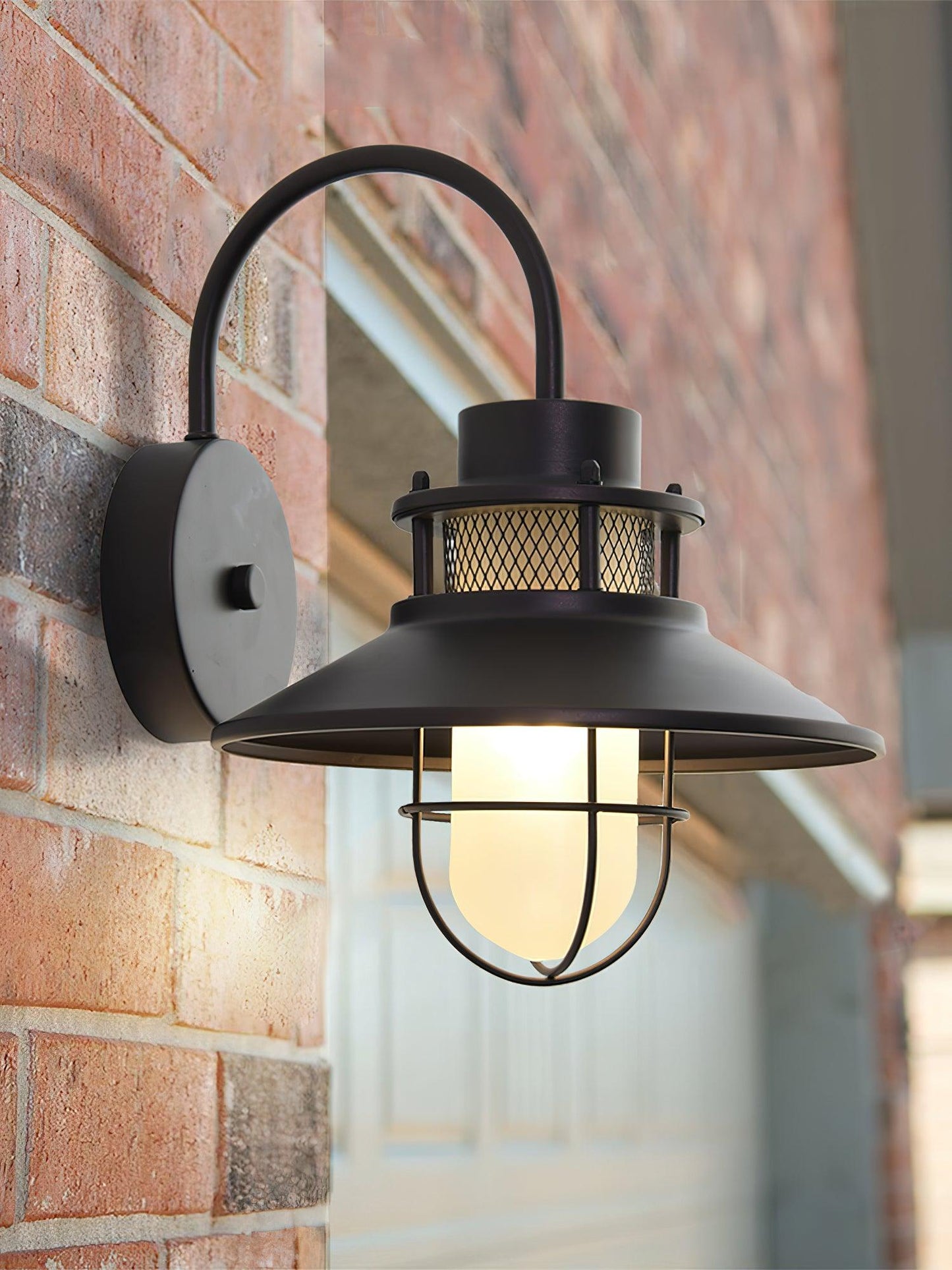 Felix Outdoor Wall Lamp