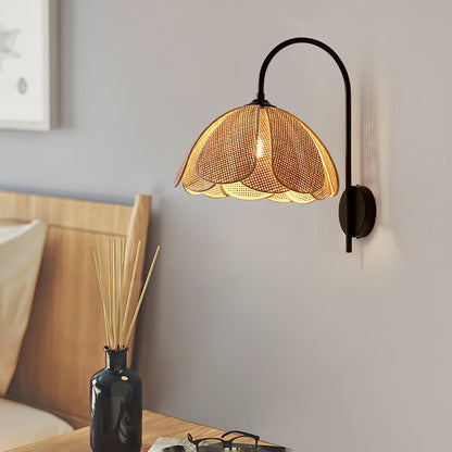 Rattan Petal Wall Lamp