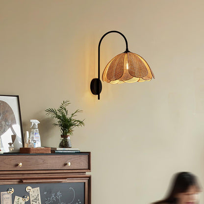 Rattan Petal Wall Lamp