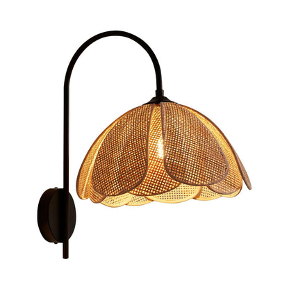 Rattan Petal Wall Lamp