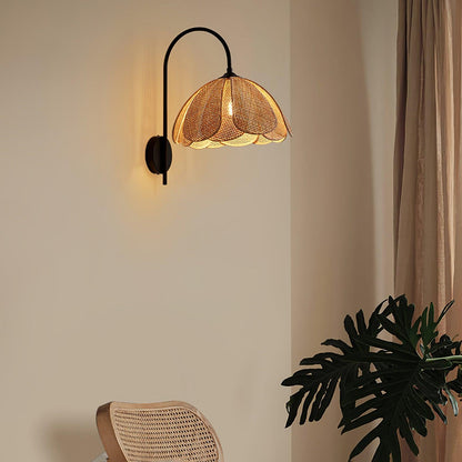 Rattan Petal Wall Lamp