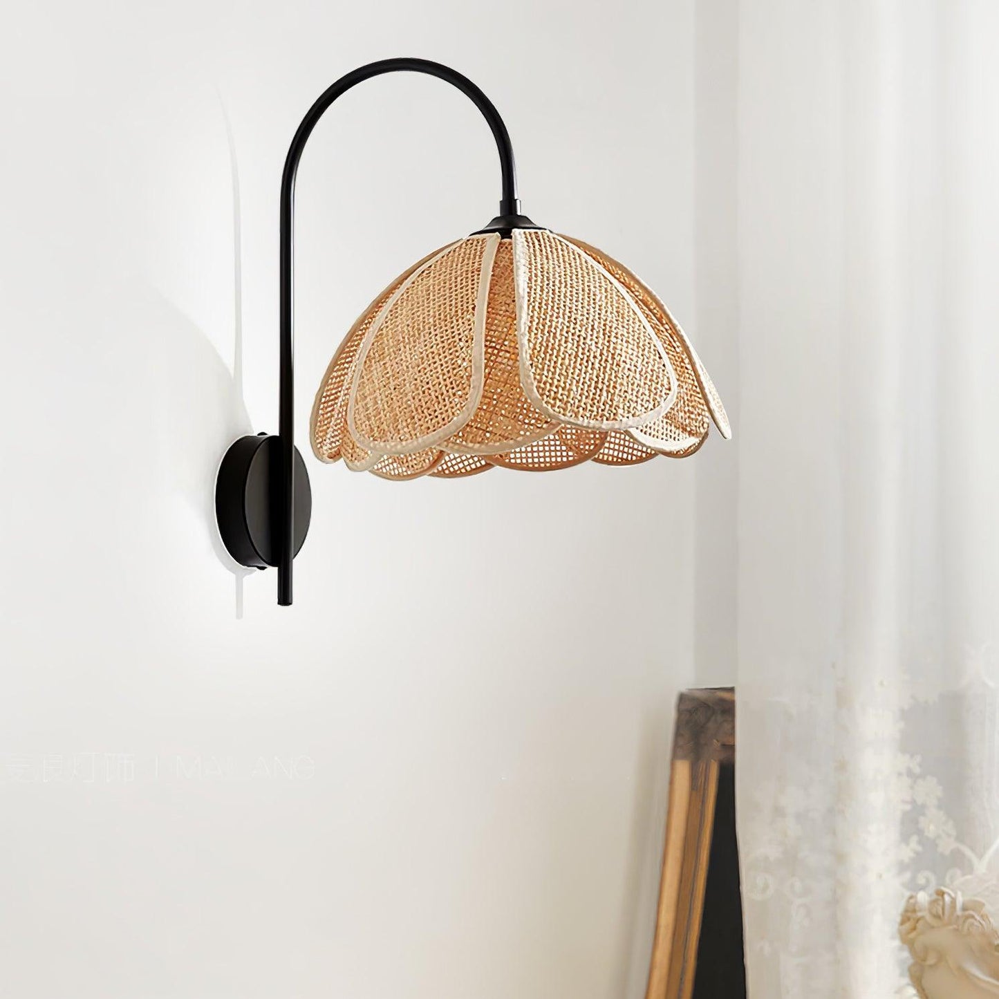 Rattan Petal Wall Lamp