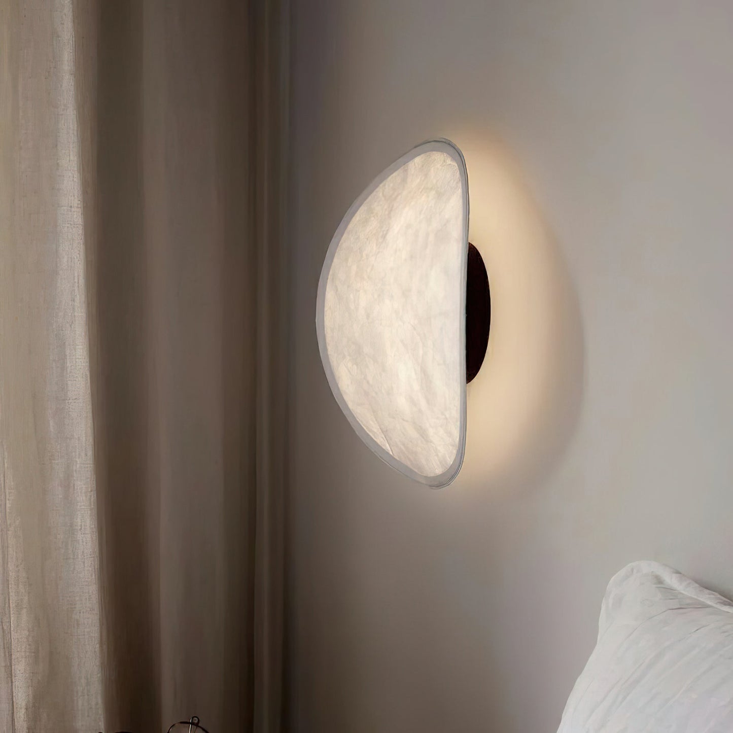 Tense Wall Lamp