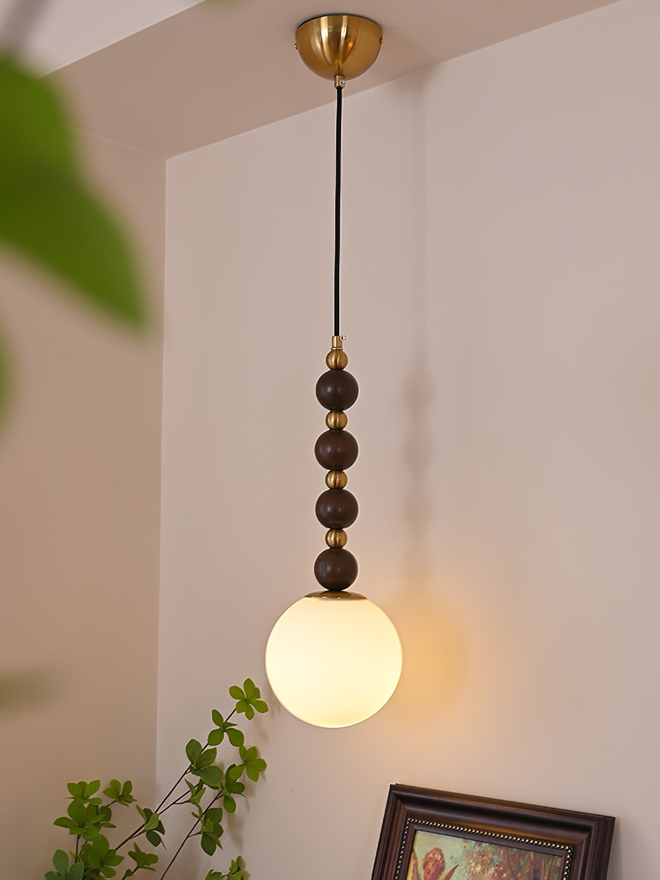 Vertical Walnut Balls Pendant Lamp